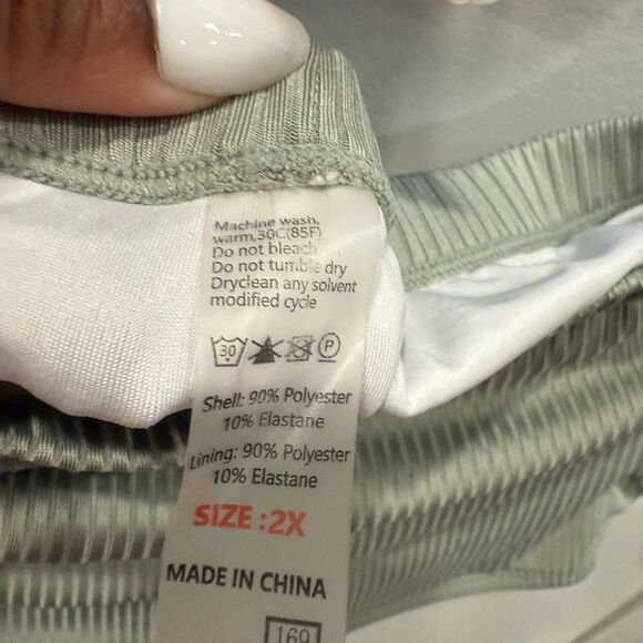 Plus size two piece tankini swimsuit - Picture 4 of 8